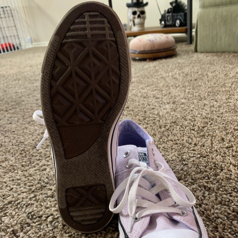 Converse tennis shoes